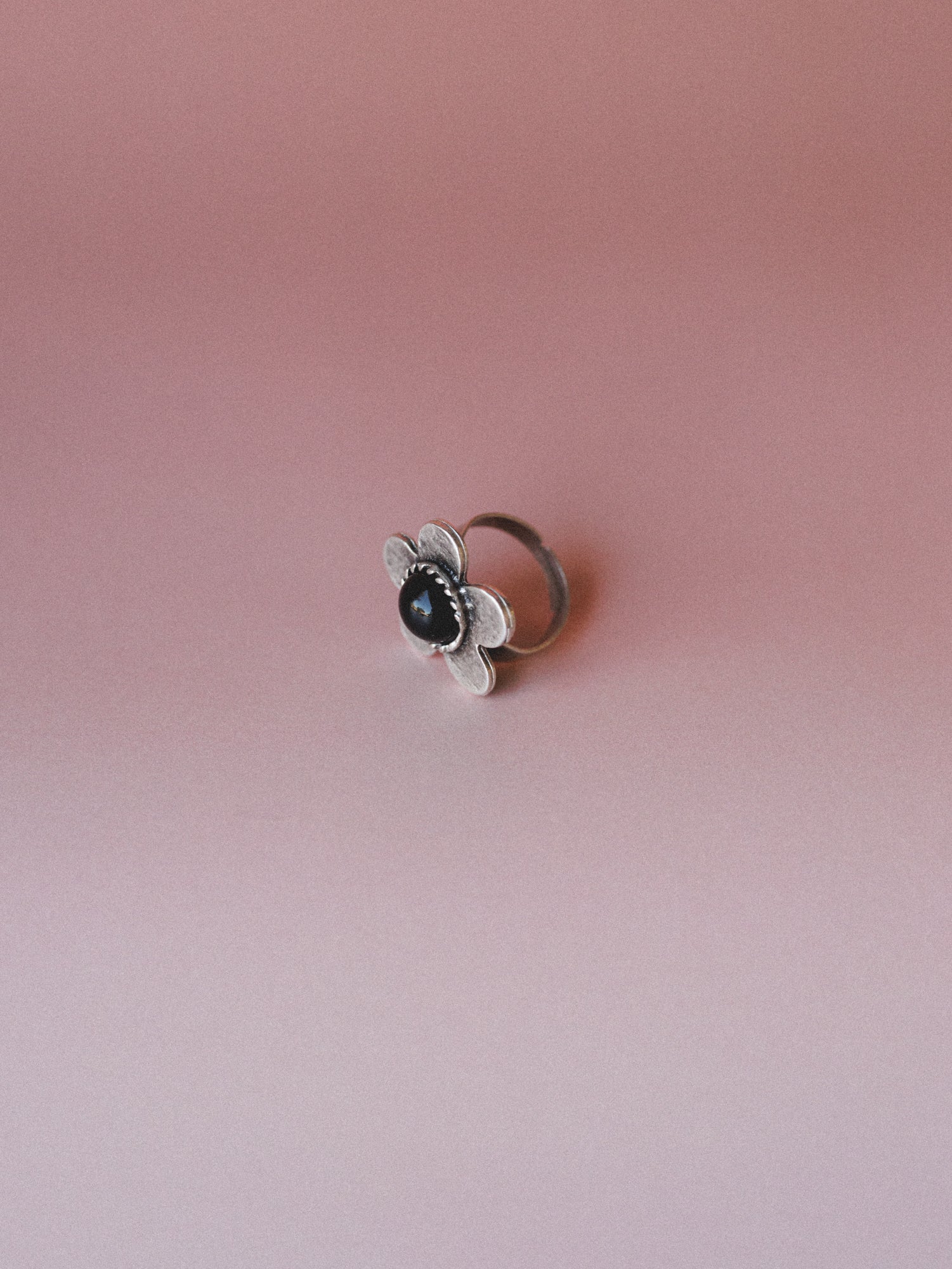 Flower Power Ring - Black